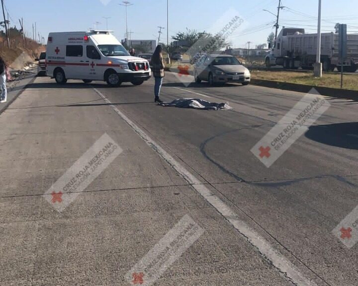 Motociclista falleció atropellado al intentar cruzar la carretera ...